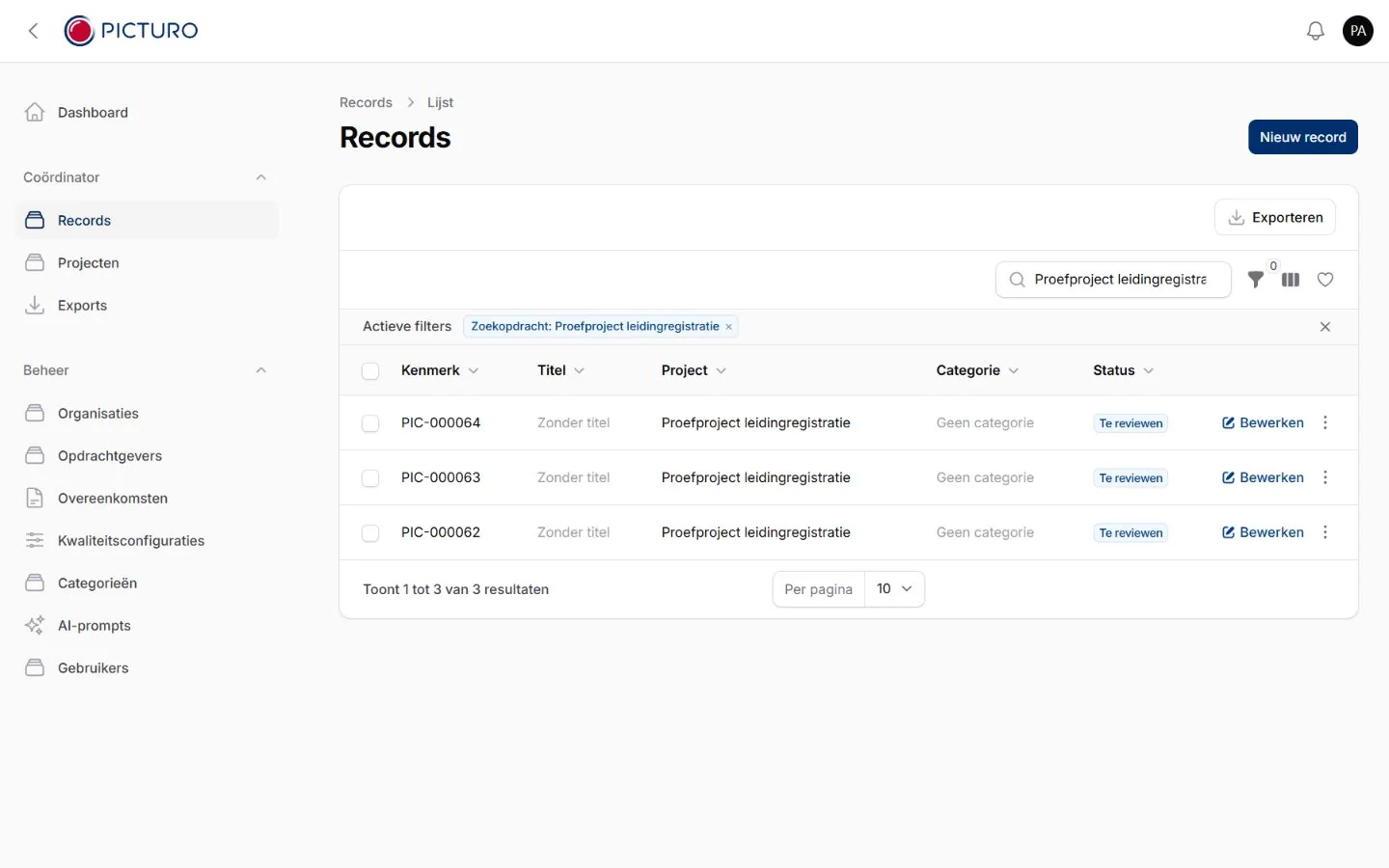 Picturo dashboard met het Records-overzicht voor review